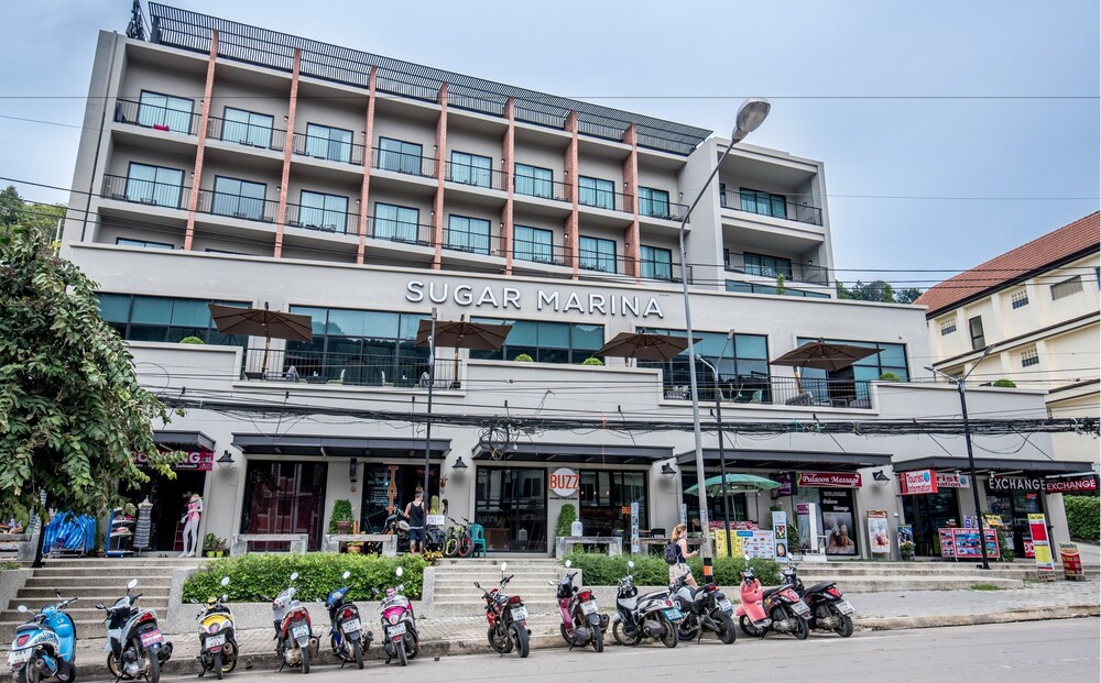 ด้านหน้าของโรงแรม