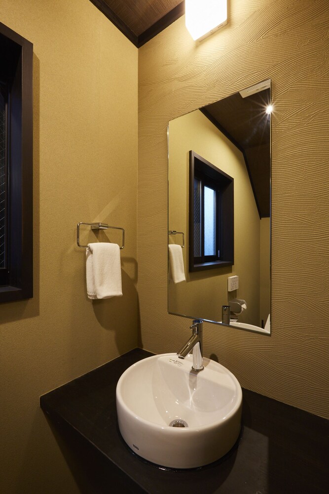 Town House - Bathroom