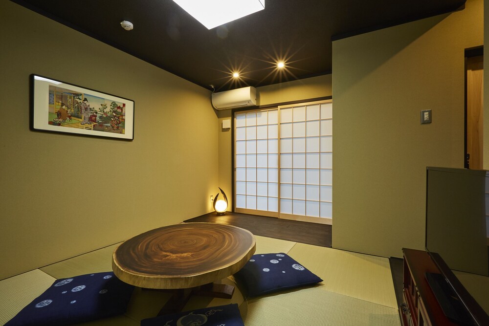 Town House - Guestroom