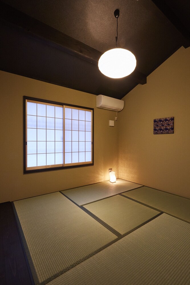 Town House - Guestroom