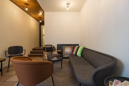 Base I Hotel