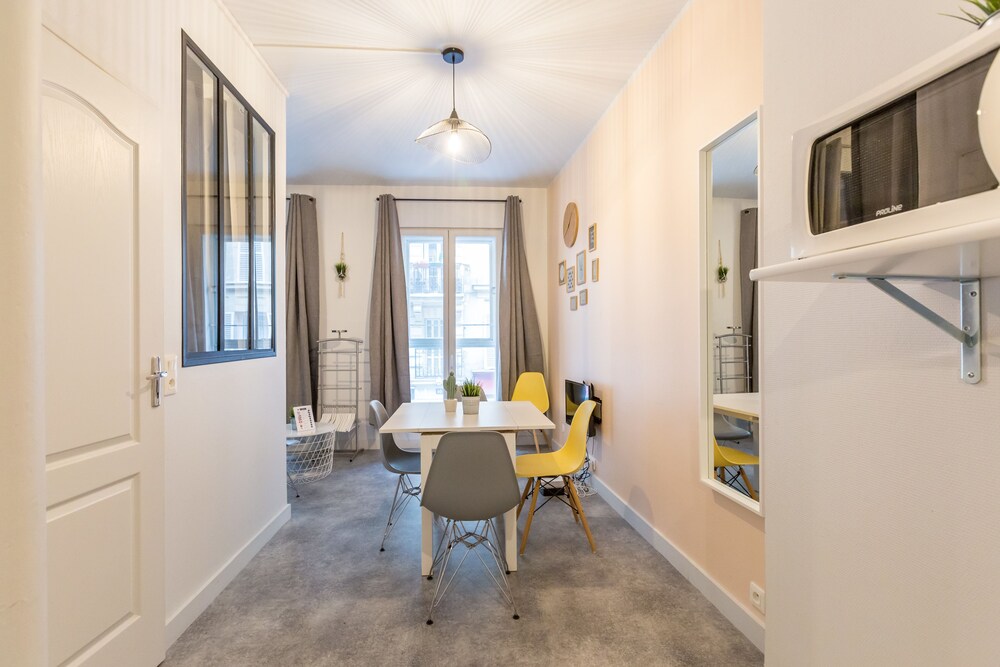 Chambre (Appartement, 2 chambres ( _6_ ))