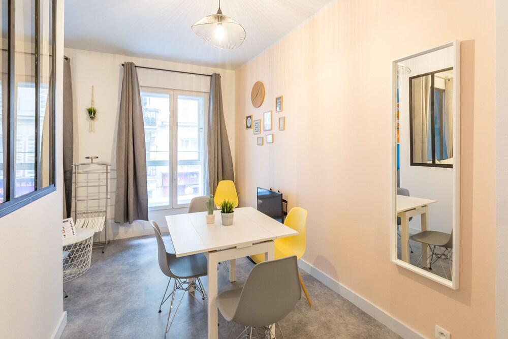 Chambre (Appartement, 2 chambres ( _6_ ))