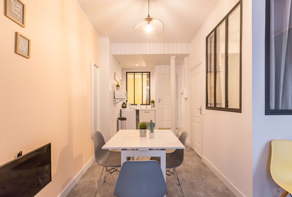 Chambre (Appartement, 2 chambres ( _6_ ))
