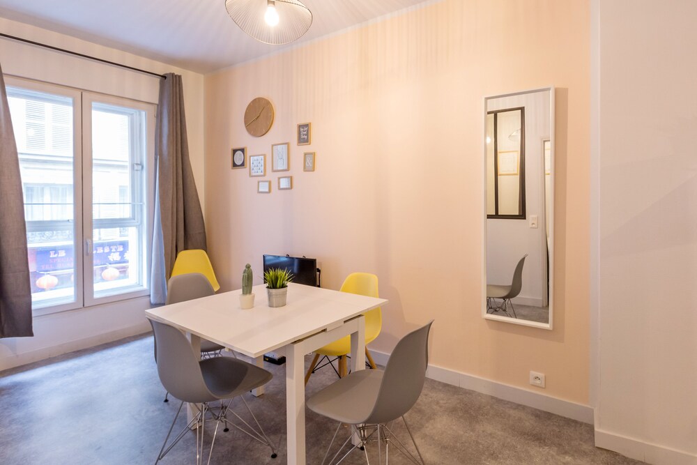 Chambre (Appartement, 2 chambres ( _6_ ))