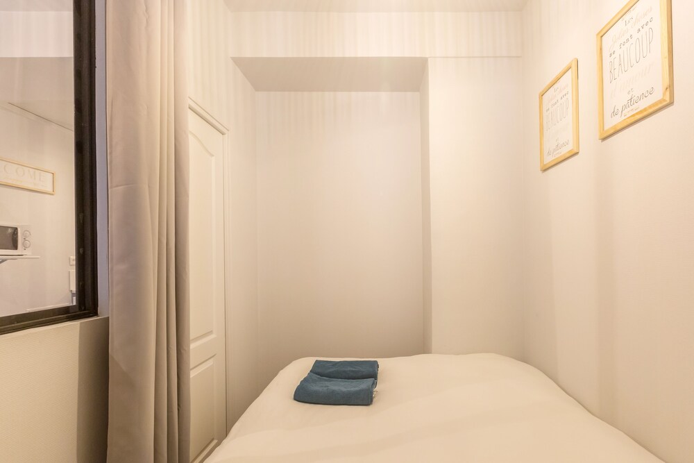 Chambre (Appartement, 2 chambres ( _6_ ))