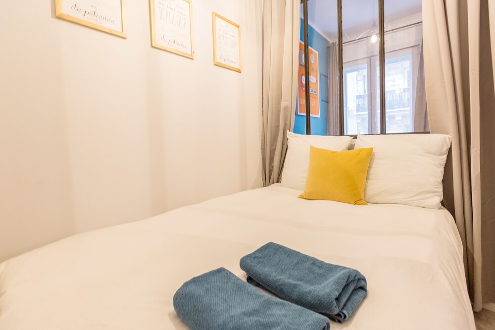 Chambre (Appartement, 2 chambres ( _6_ ))