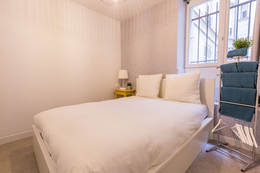Chambre (Appartement, 2 chambres ( _6_ ))
