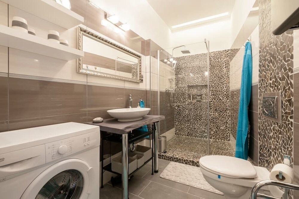 Badezimmer (Design-Apartment, 1 Schlafzimmer (1066 Budapest, Teréz krt. 32.))