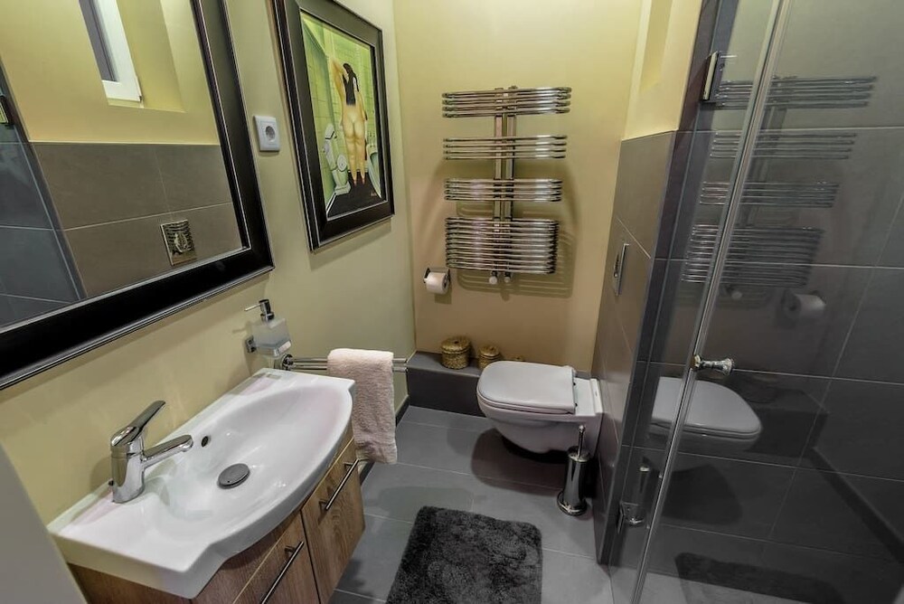Badezimmer (Design-Apartment, 2 Schlafzimmer (1061 Budapest, Hegedű utca 9.))