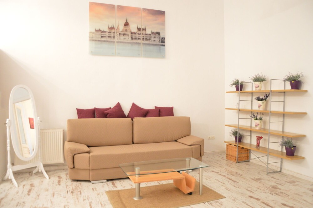 Wohnzimmer (Design-Apartment, 2 Schlafzimmer (1066 Budapest, Dessewffy utca 5.))