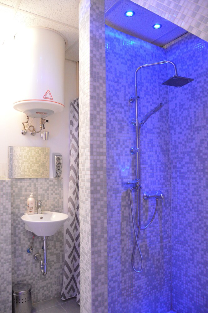 Badezimmer (Design-Apartment, 1 Schlafzimmer (1061 Budapest, Jókai tér 8.))
