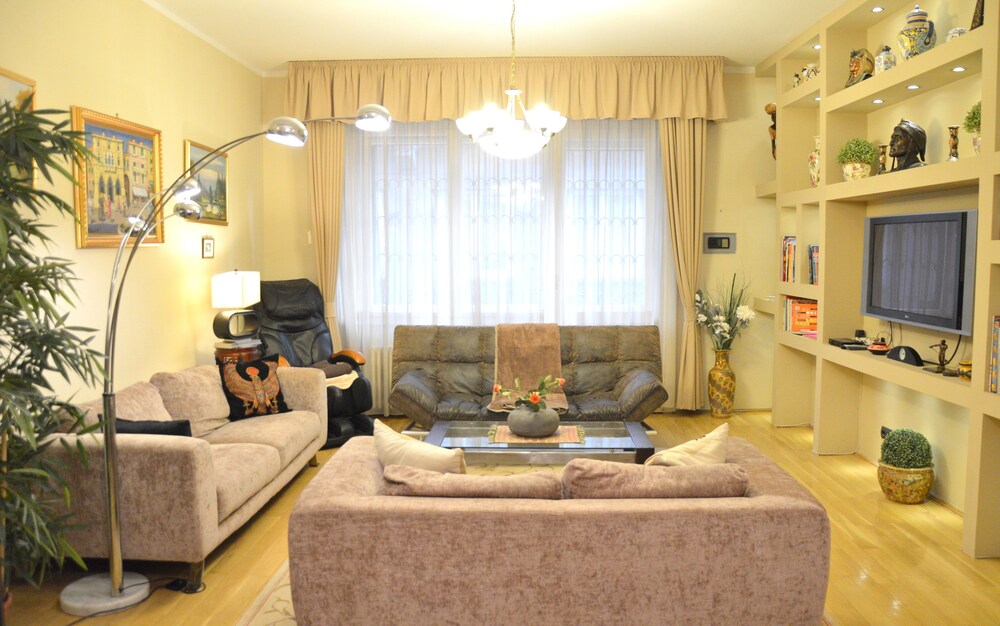 Wohnzimmer (Design-Apartment, 2 Schlafzimmer (1065 Budapest,Bajcsy-Zsilinszky köz 1))
