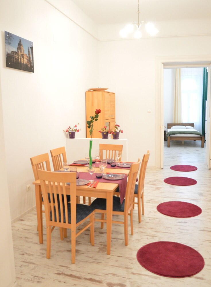 Wohnbereich (Design-Apartment, 2 Schlafzimmer (1066 Budapest, Dessewffy utca 5.))