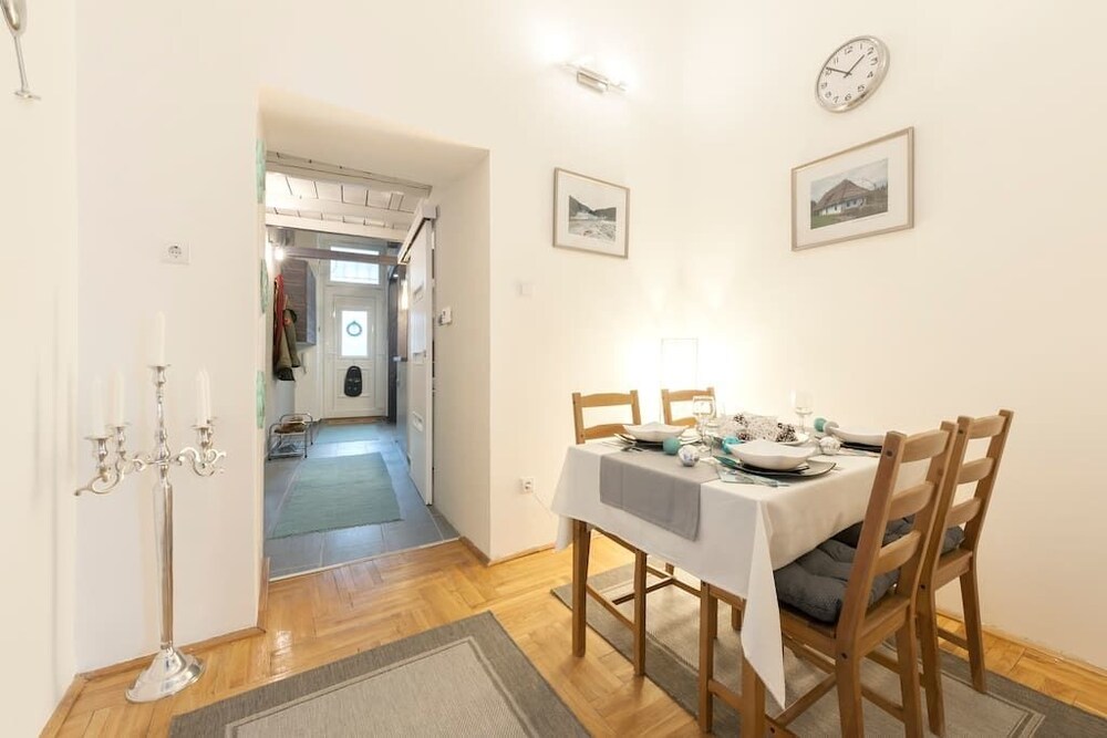 Wohnbereich (Design-Apartment, 1 Schlafzimmer (1066 Budapest, Teréz krt. 32.))