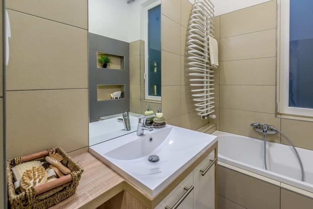 Badezimmer (Design-Apartment, 2 Schlafzimmer (1061 Budapest, Hegedű utca 9.))