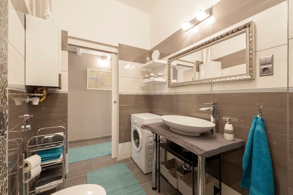 Badezimmer (Design-Apartment, 1 Schlafzimmer (1066 Budapest, Teréz krt. 32.))