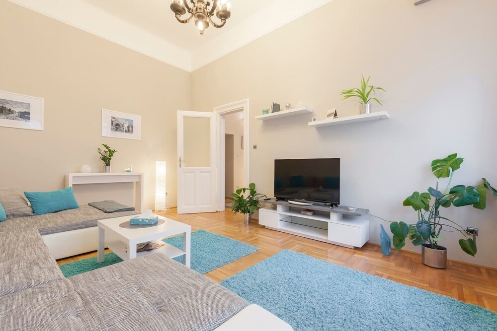 Wohnbereich (Design-Apartment, 1 Schlafzimmer (1066 Budapest, Teréz krt. 32.))