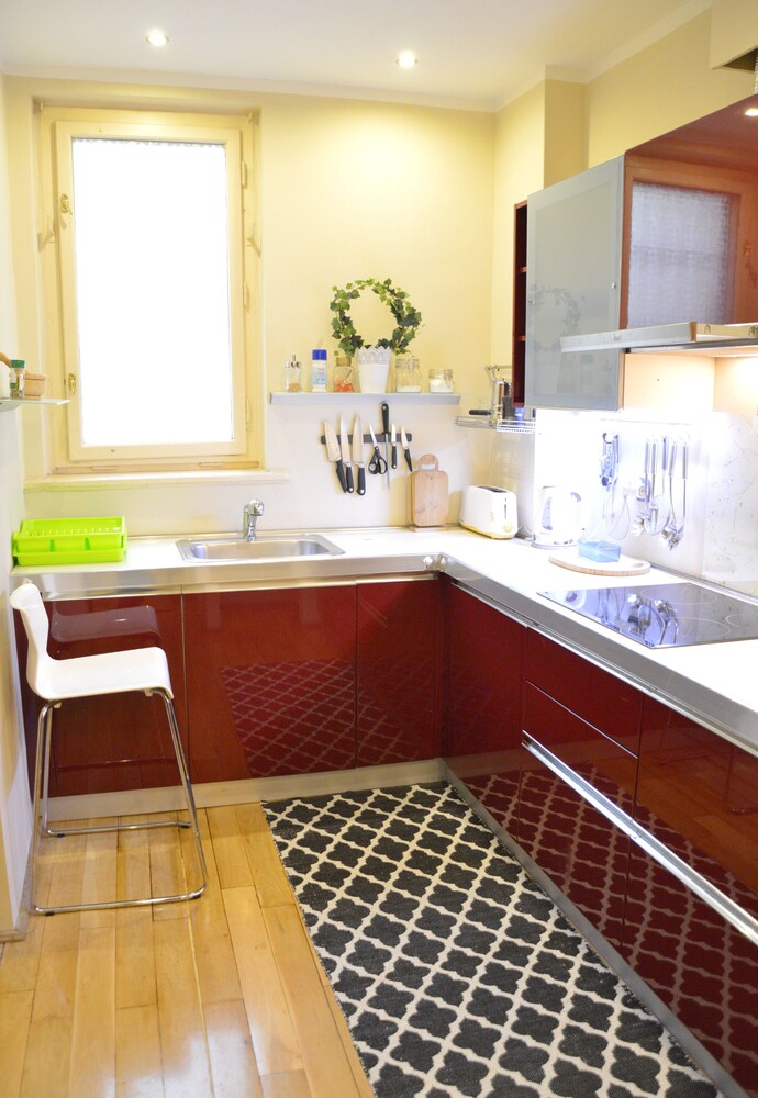 Küche im Zimmer (Design-Apartment, 2 Schlafzimmer (1065 Budapest,Bajcsy-Zsilinszky köz 1))