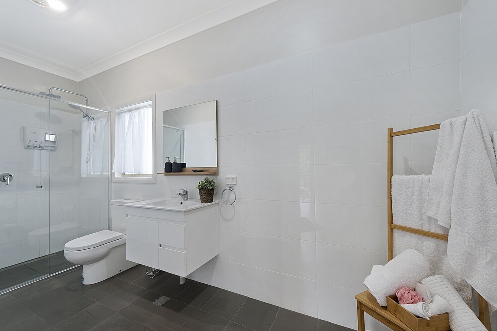 Comfort Cottage, 1 Queen Bed, Balcony, Mountain View - Bathroom