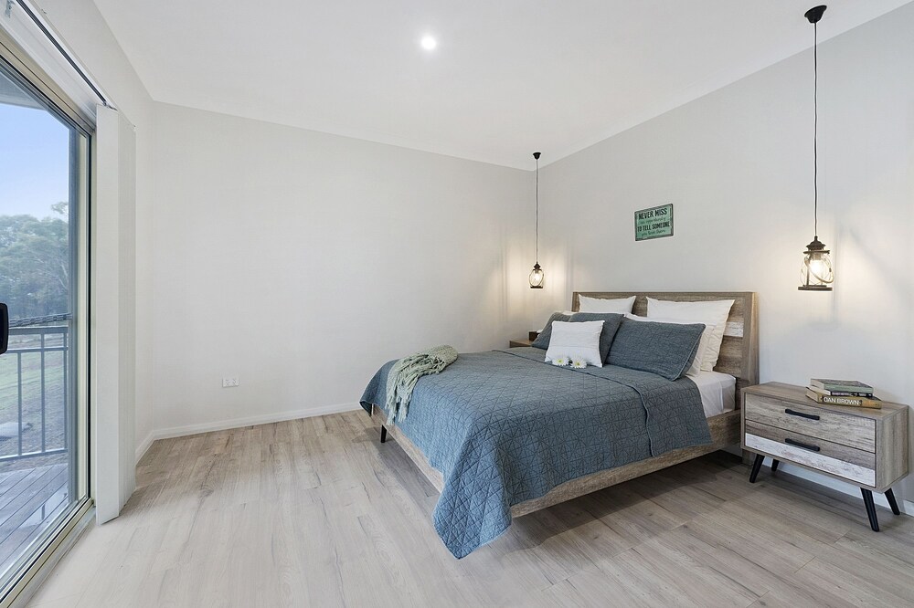 Comfort Cottage, 1 Queen Bed, Balcony, Mountain View - Guestroom