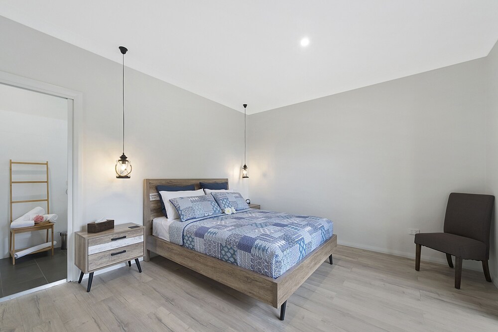 Comfort Cottage, 1 Queen Bed, Balcony, Mountain View - Guestroom