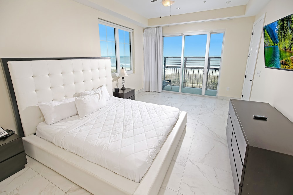 Luxury Condo, 3 Bedrooms, Beach View, Oceanfront - Featured Image