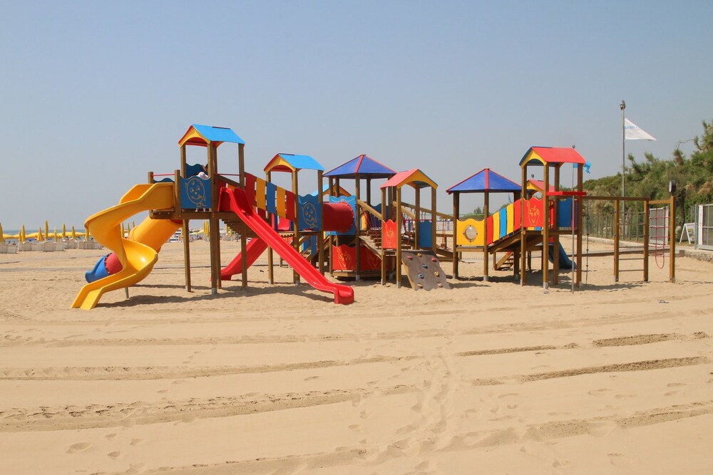 Area giochi per bambini (all'aperto)