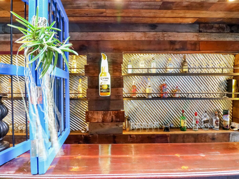 Hotel Bar