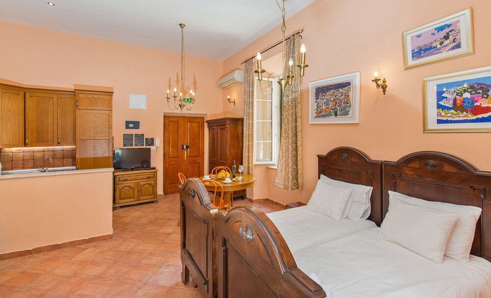 In-Room Kitchen