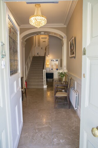 Devonview House