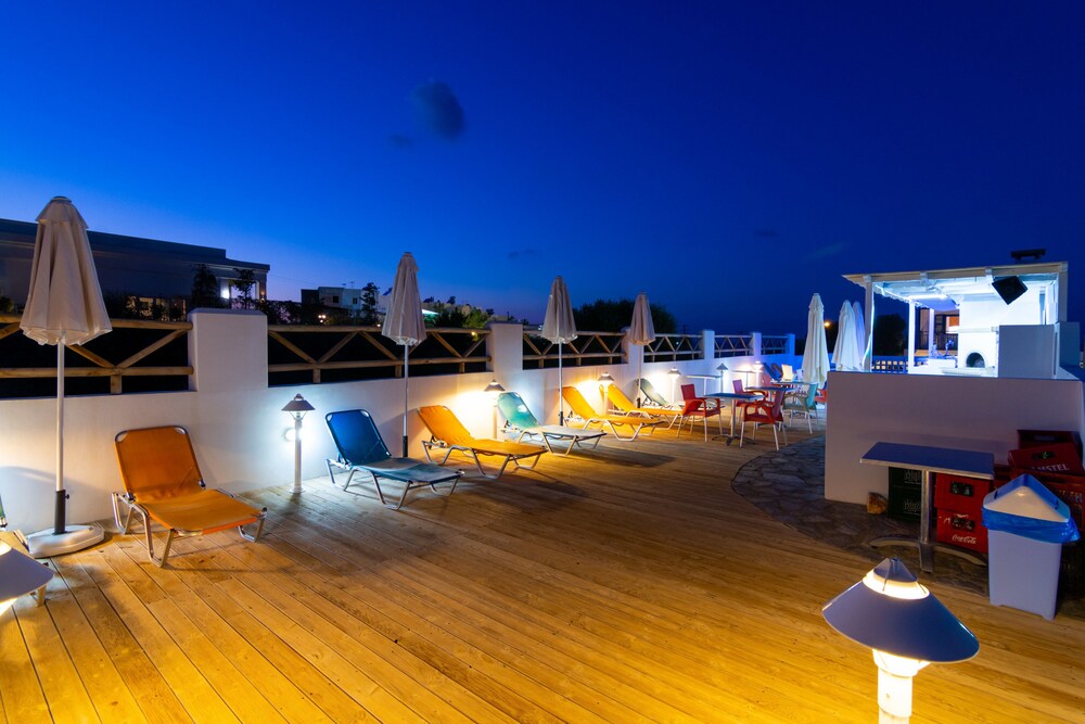 Bar en milieu de piscine