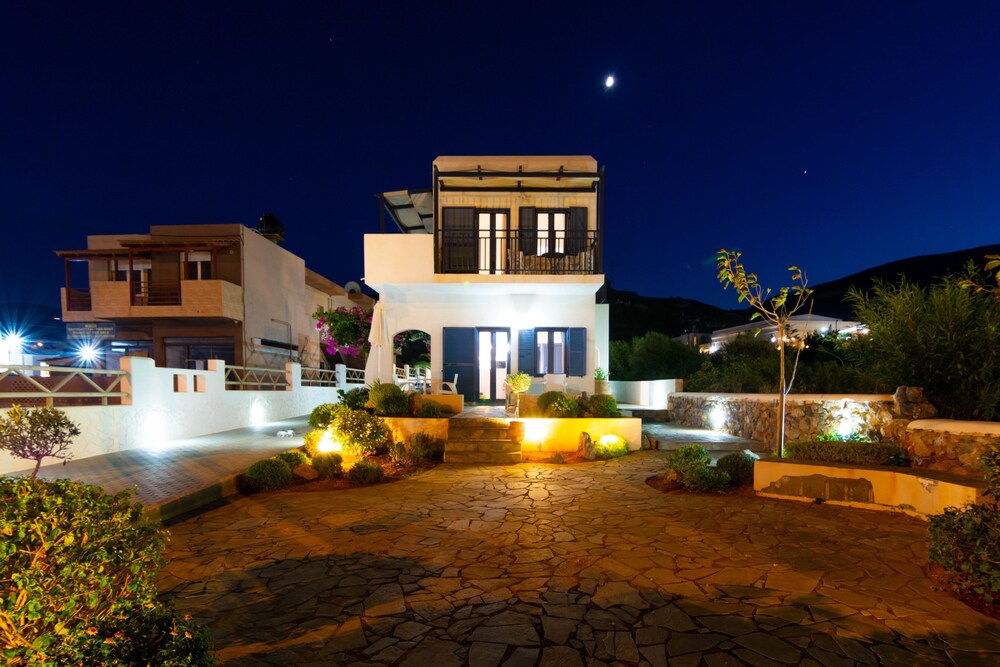 Façade de l'hôtel - Soir/Nuit
