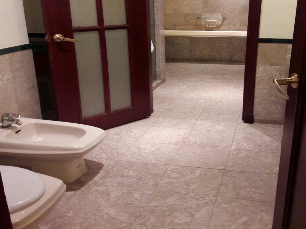 Premier Superior Suite - Bathroom