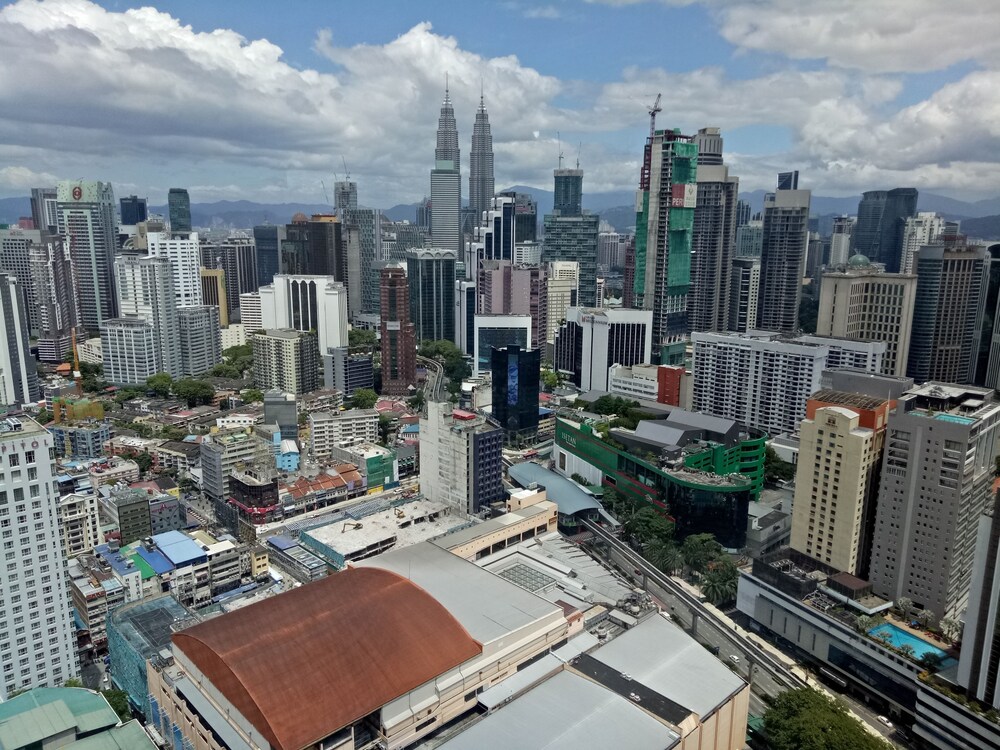 Deluxe Apartment, 2 Bedrooms - Guestroom View