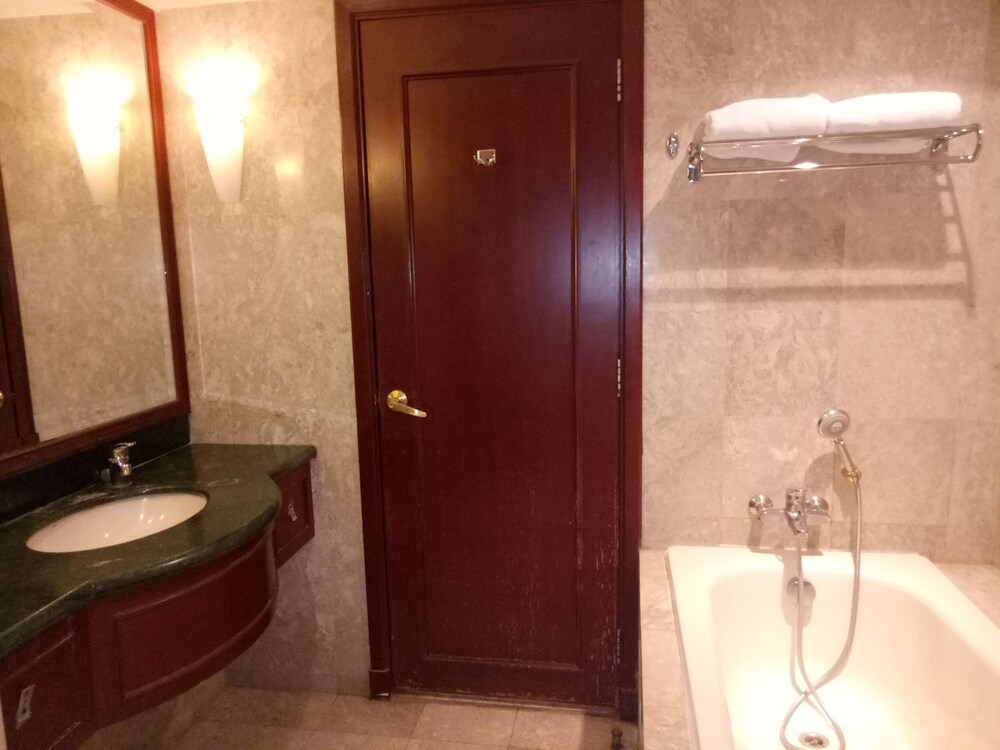 Honeymoon Studio Suite, 1 King Bed, City View - Bathroom