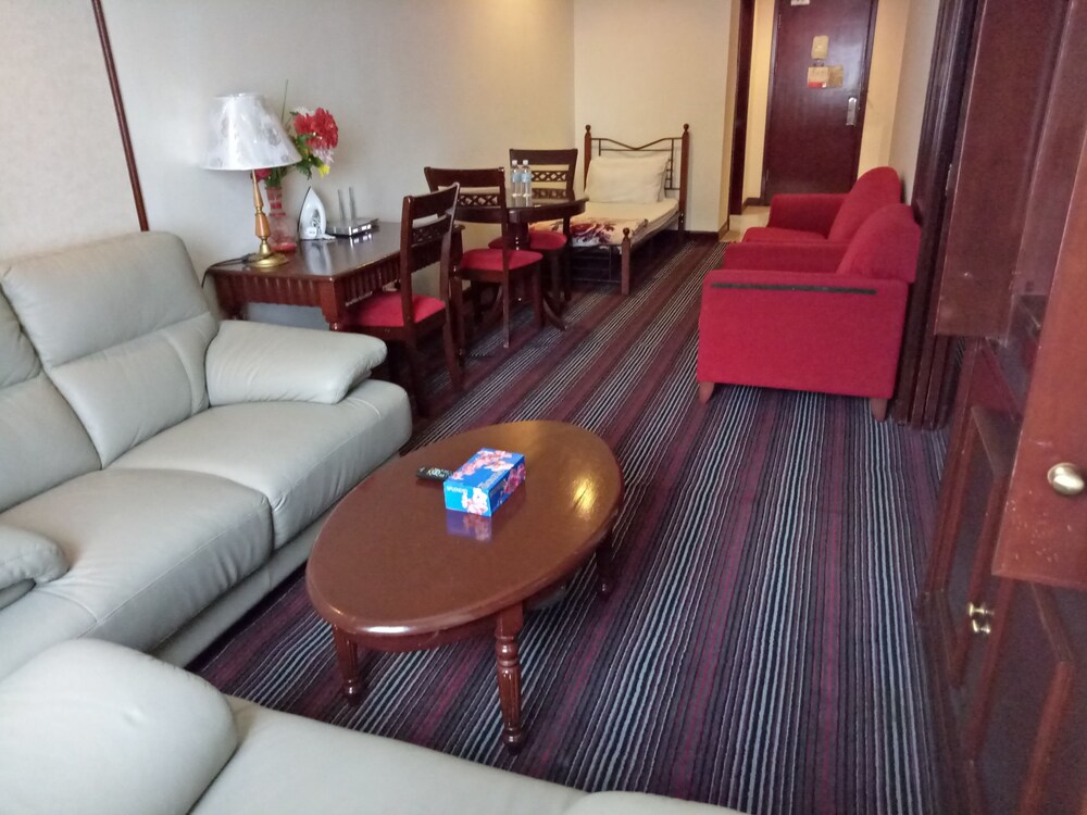 Premier Deluxe Suite - Living Room
