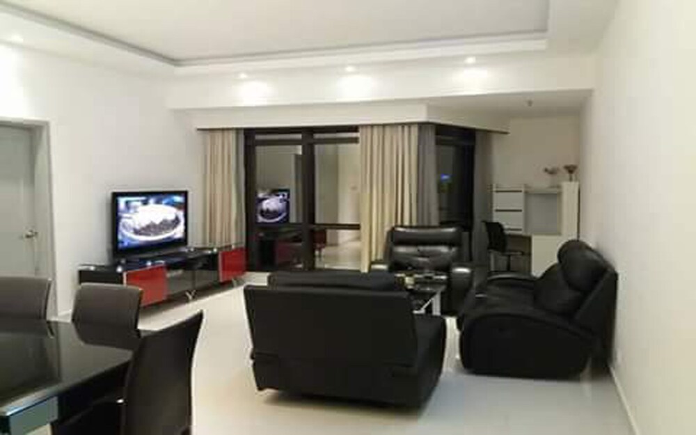 Deluxe Apartment, 2 Bedrooms - Living Area