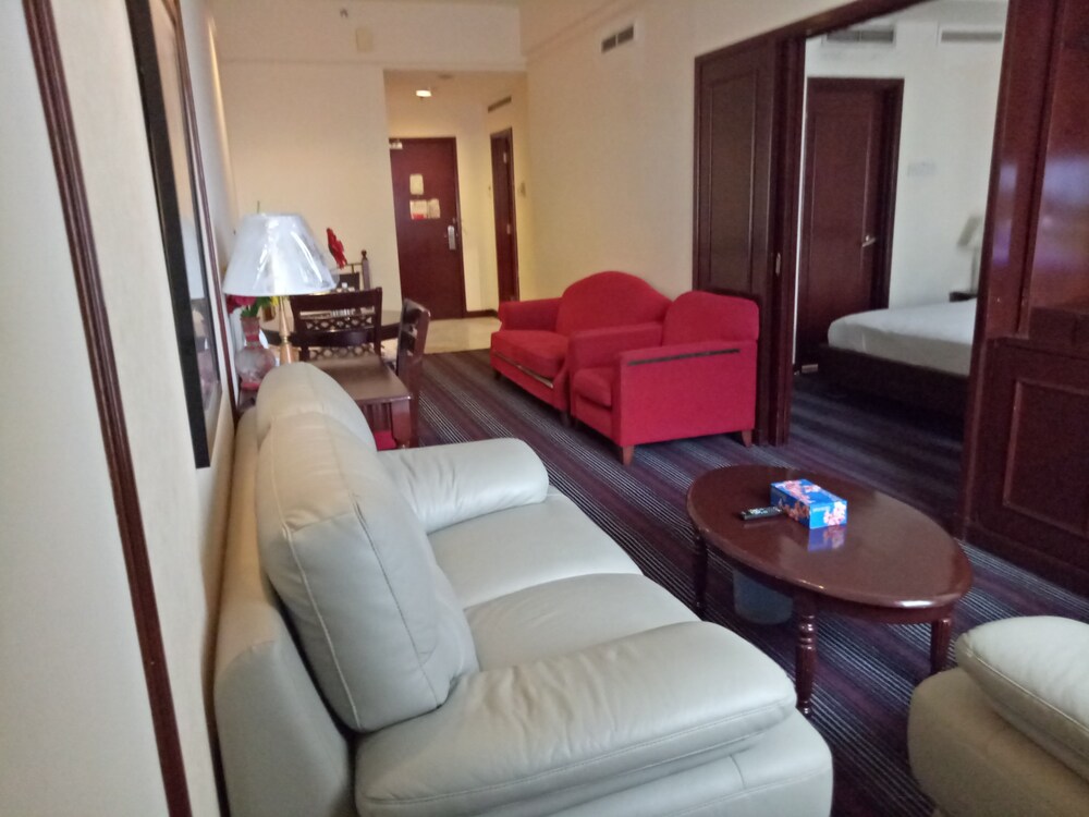 Premier Deluxe Suite - Living Room