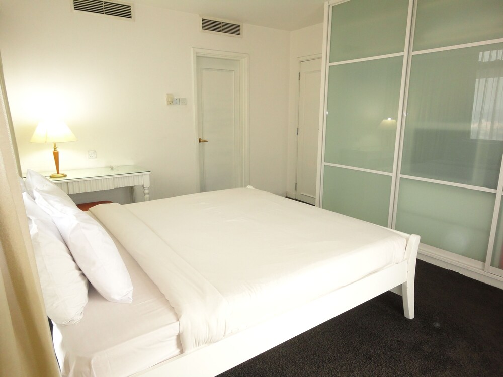 Deluxe Apartment, 2 Bedrooms - Guestroom
