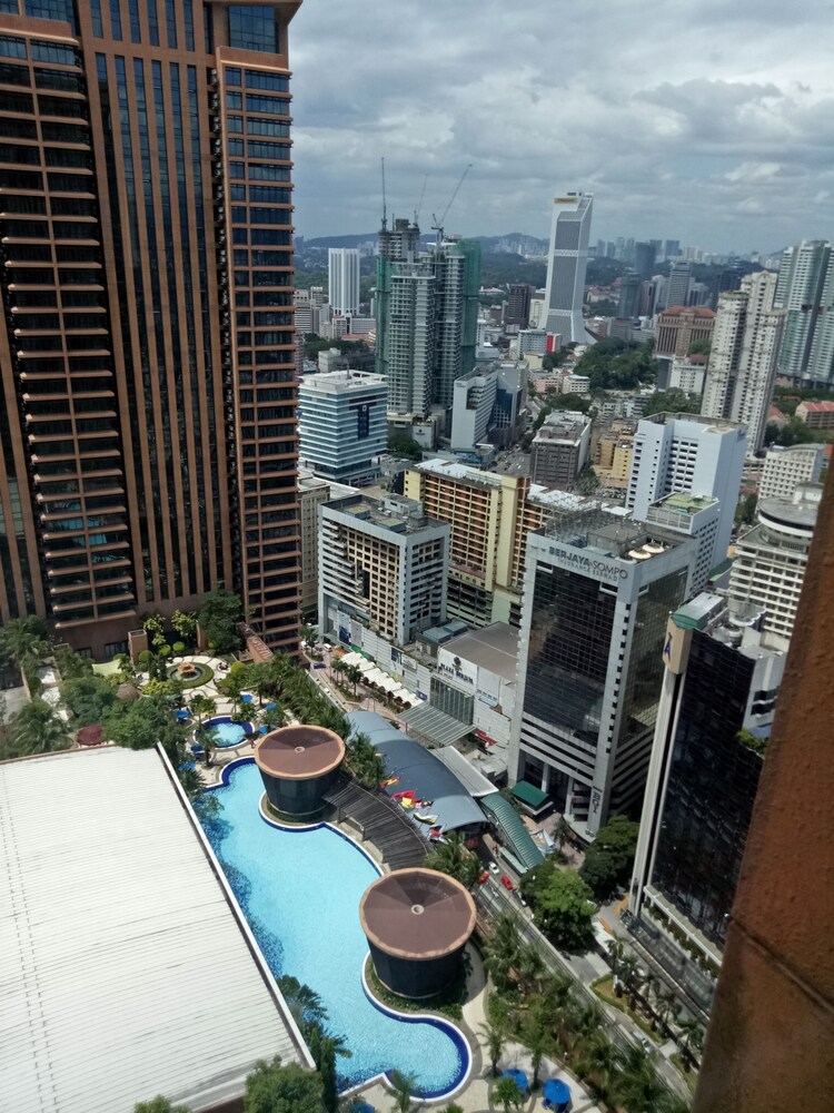 Premier Deluxe Suite - City View