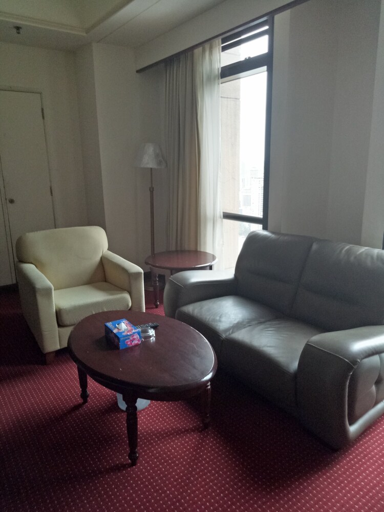 KLCC View Classic Suite - Living Area
