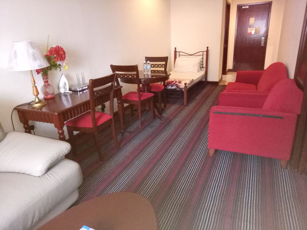 Premier Deluxe Suite - Living Area