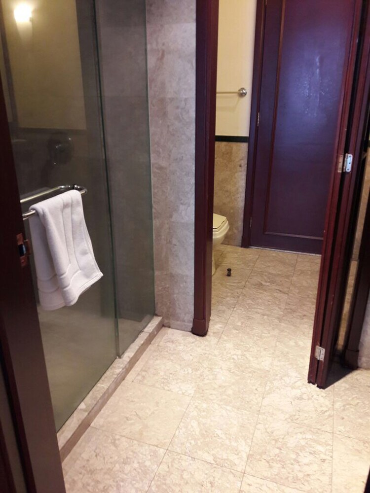 Premier Superior Suite - Bathroom