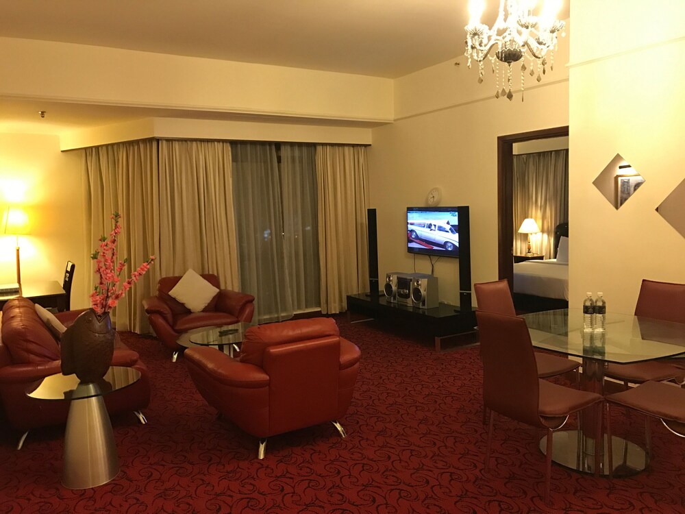 Deluxe Apartment, 2 Bedrooms - Living Room