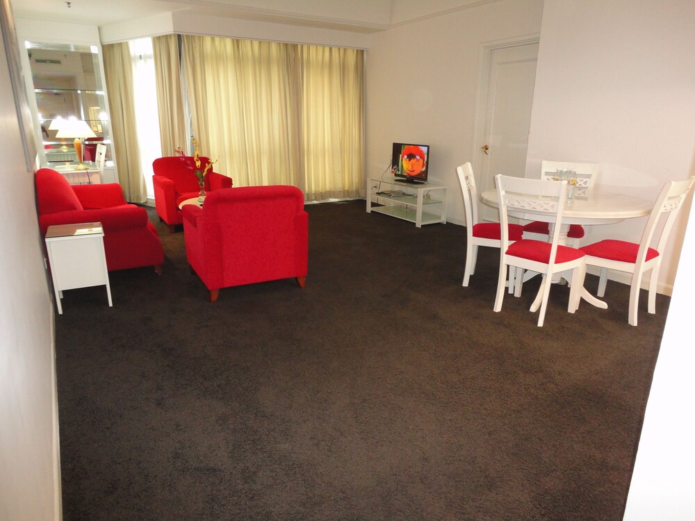 Deluxe Apartment, 2 Bedrooms - Living Room