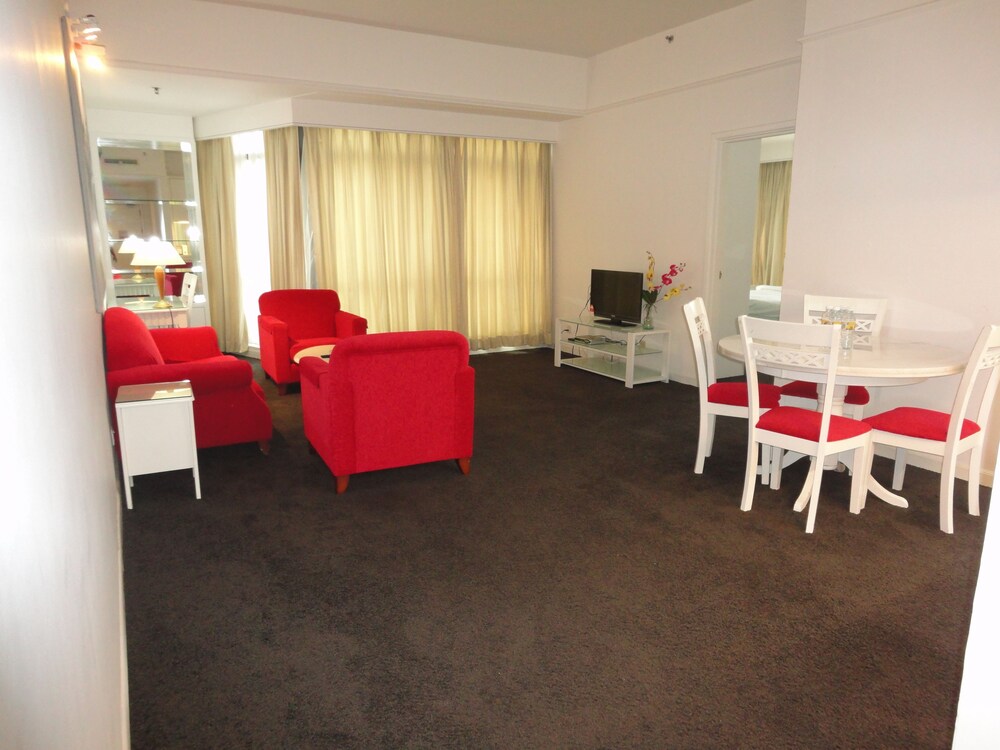 Deluxe Apartment, 2 Bedrooms - Living Room