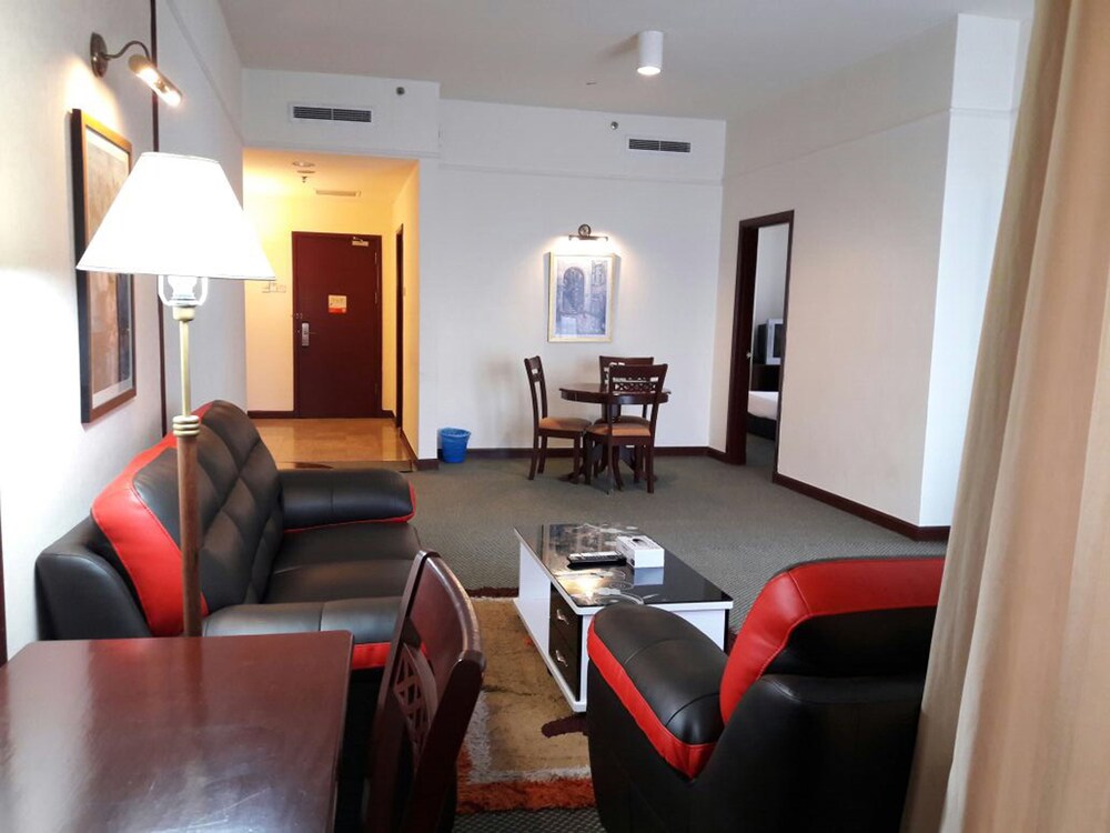 Deluxe Apartment, 2 Bedrooms - Living Room
