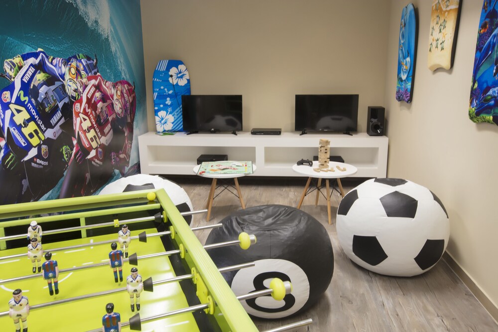Zona de juegos infantil cubierta