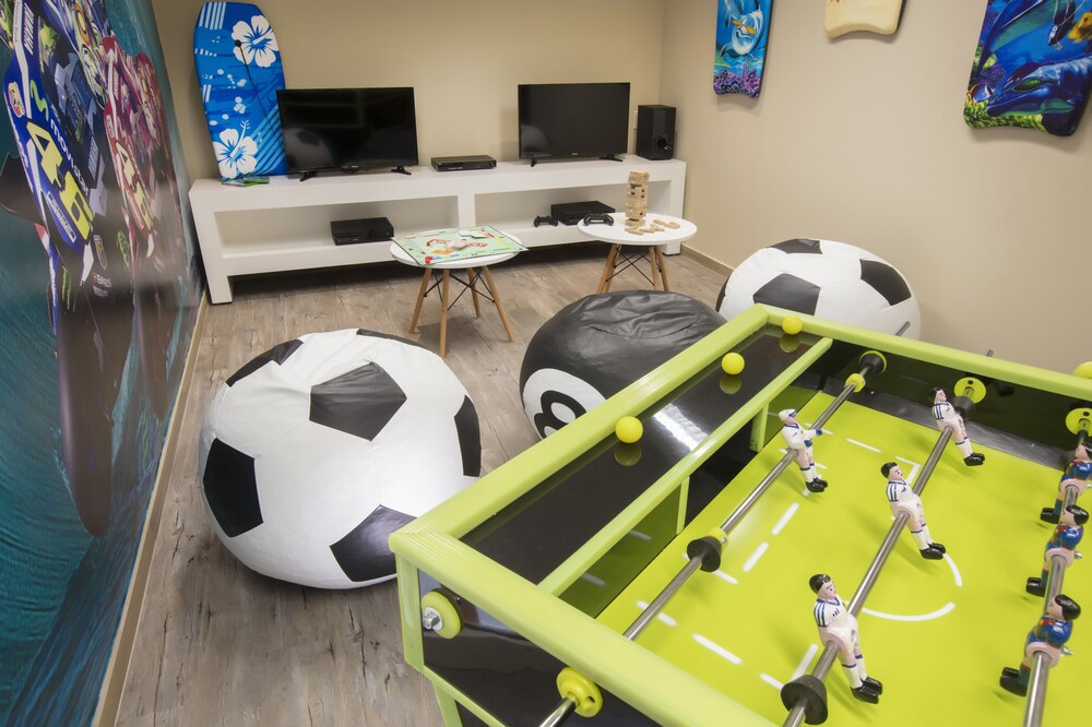 Zona de juegos infantil cubierta